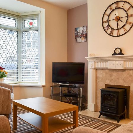 Ruffles Villa Whitby Bagian luar foto