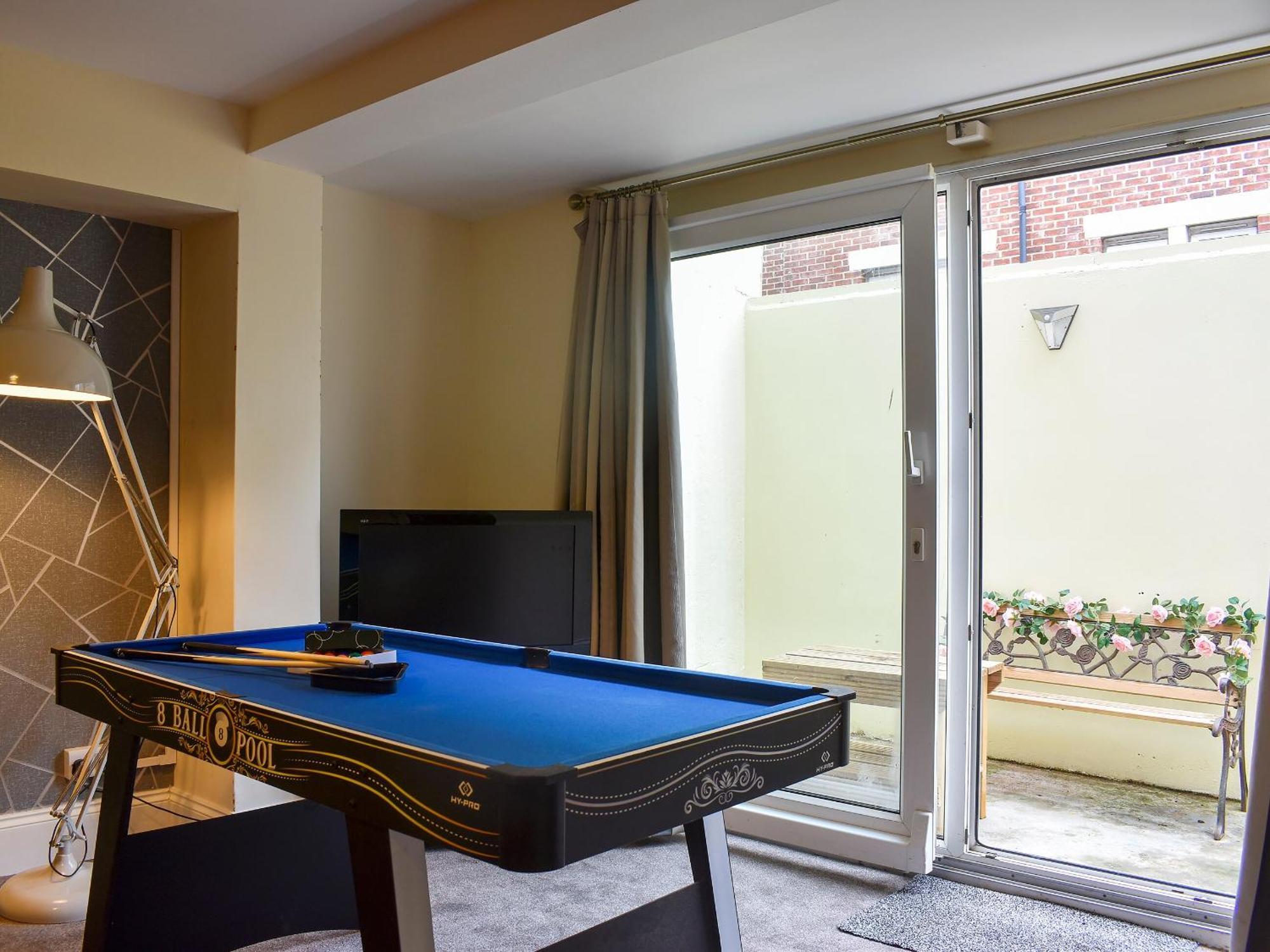 Ruffles Villa Whitby Bagian luar foto