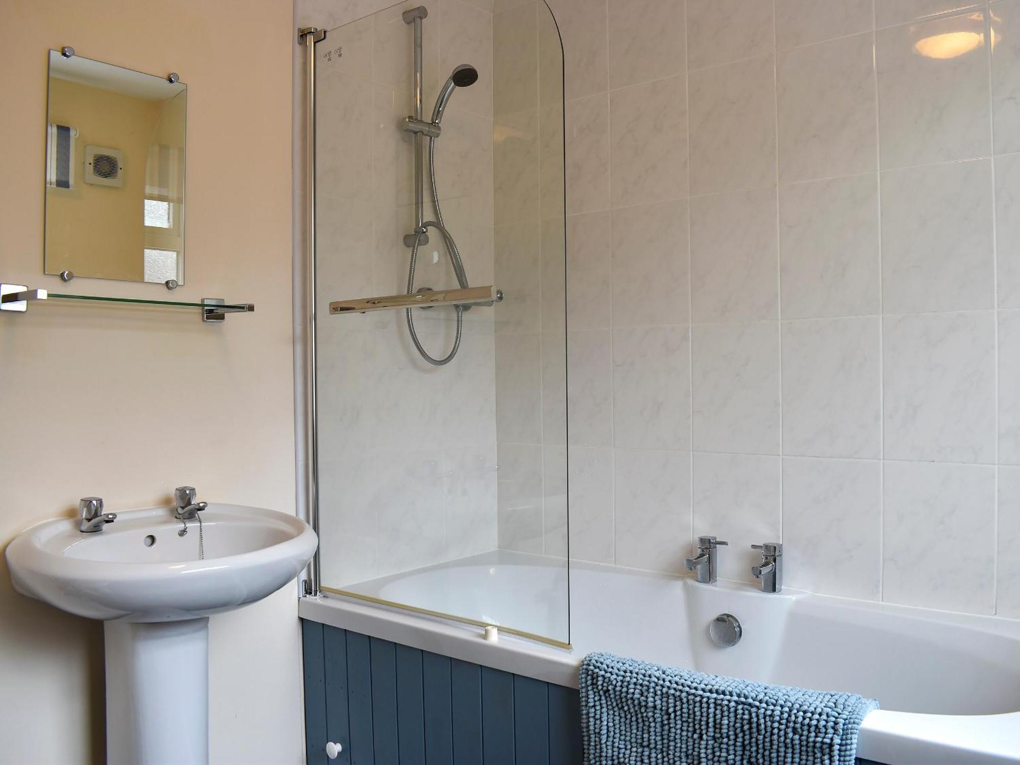 Ruffles Villa Whitby Bagian luar foto