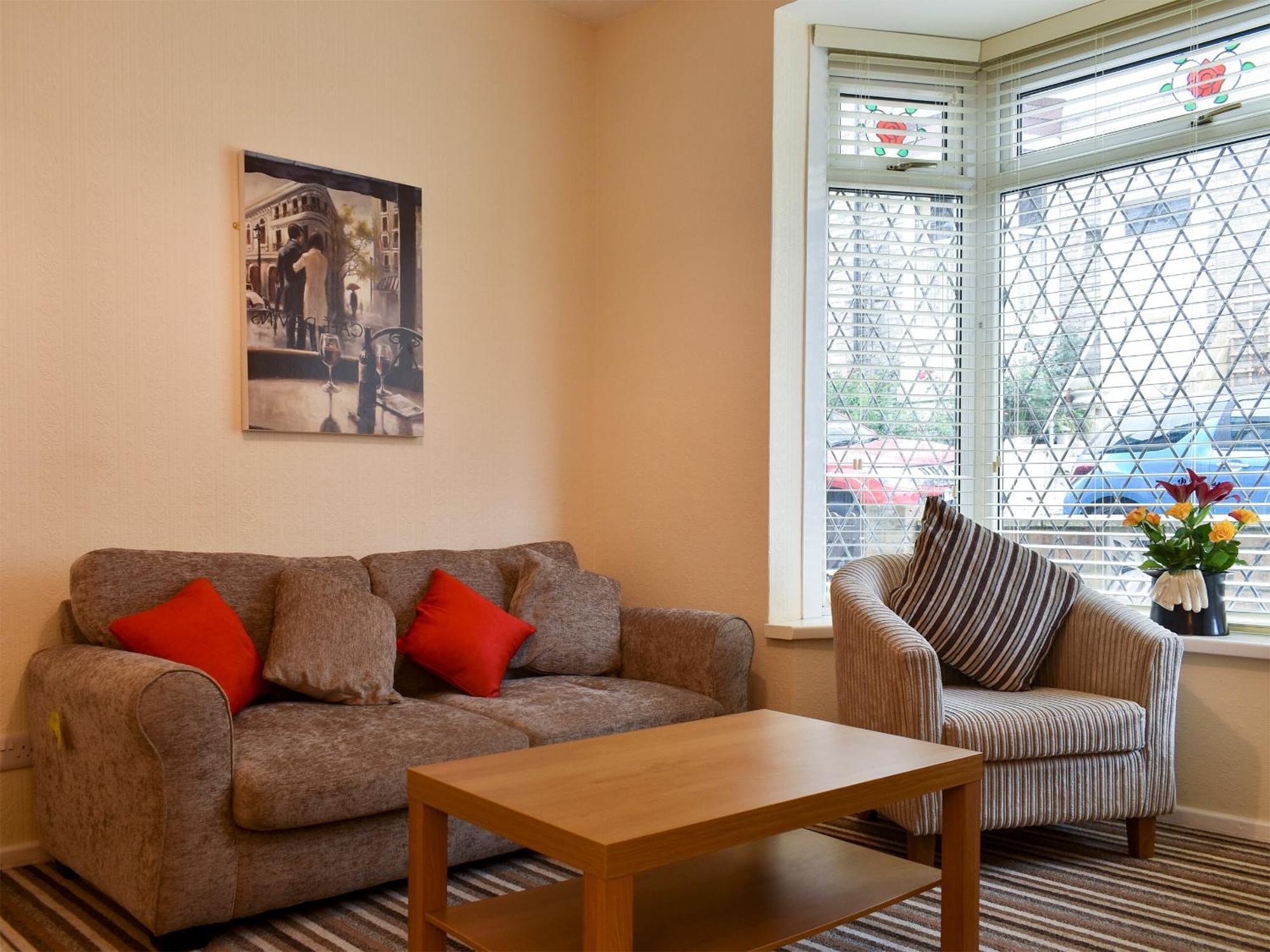Ruffles Villa Whitby Bagian luar foto