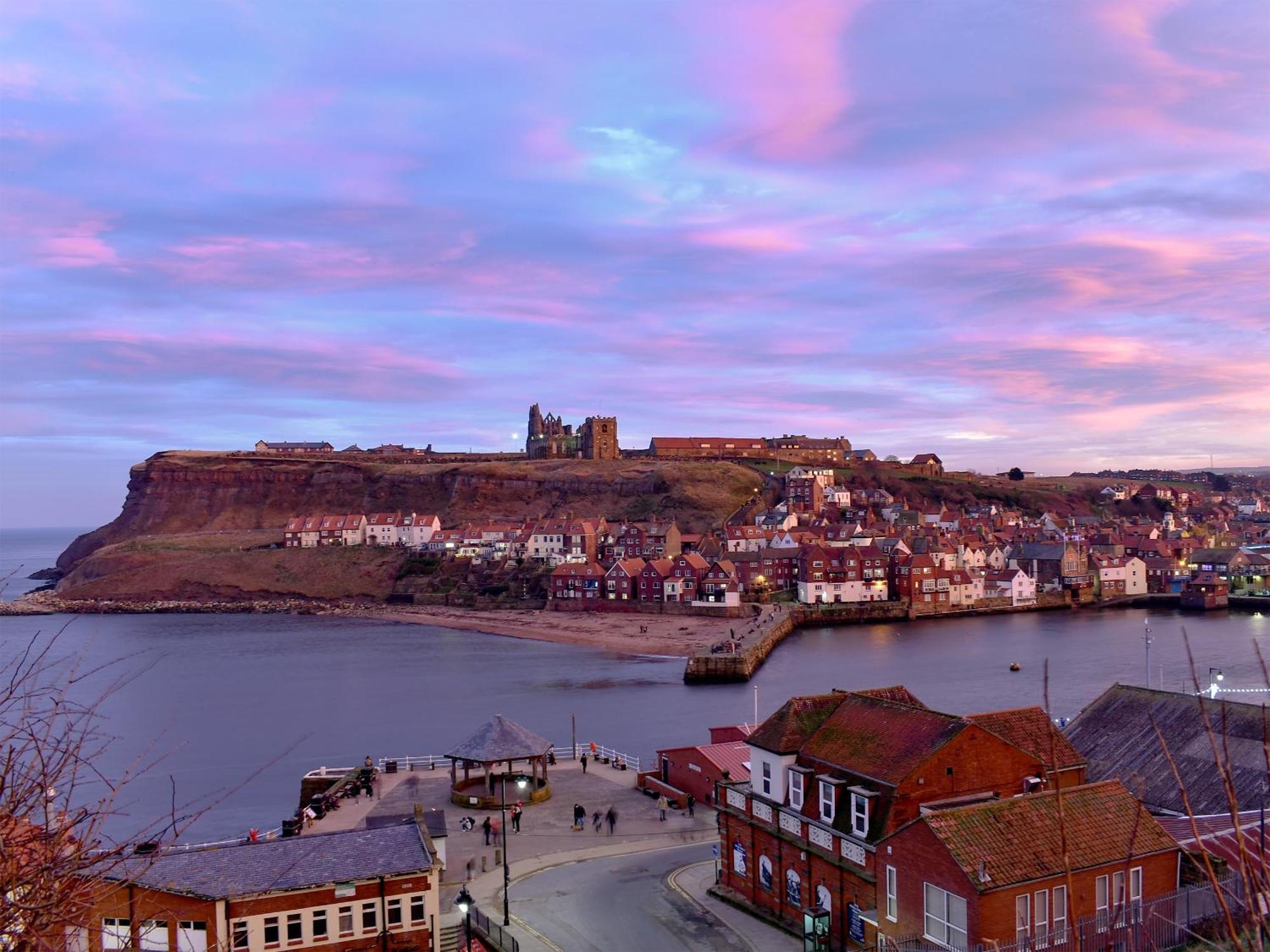 Ruffles Villa Whitby Bagian luar foto